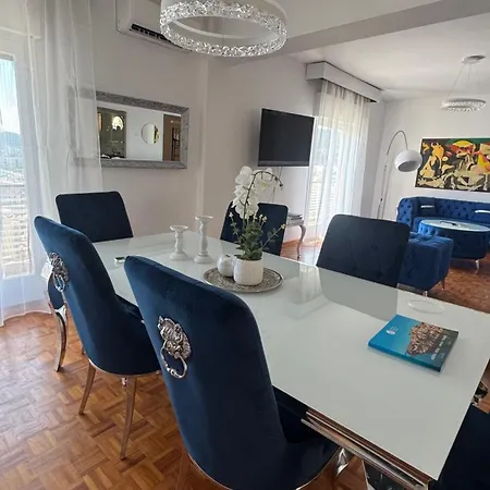 Carolos' House Апартаменты
