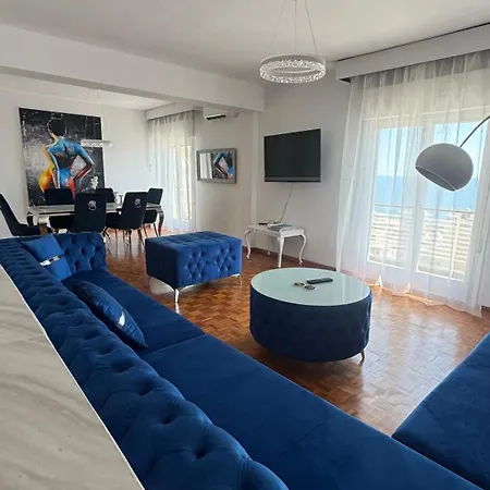 Carolos' House Апартаменты *