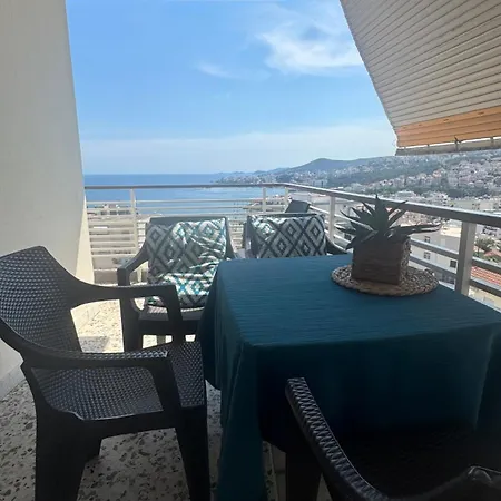 Апартаменты Carolos' House *